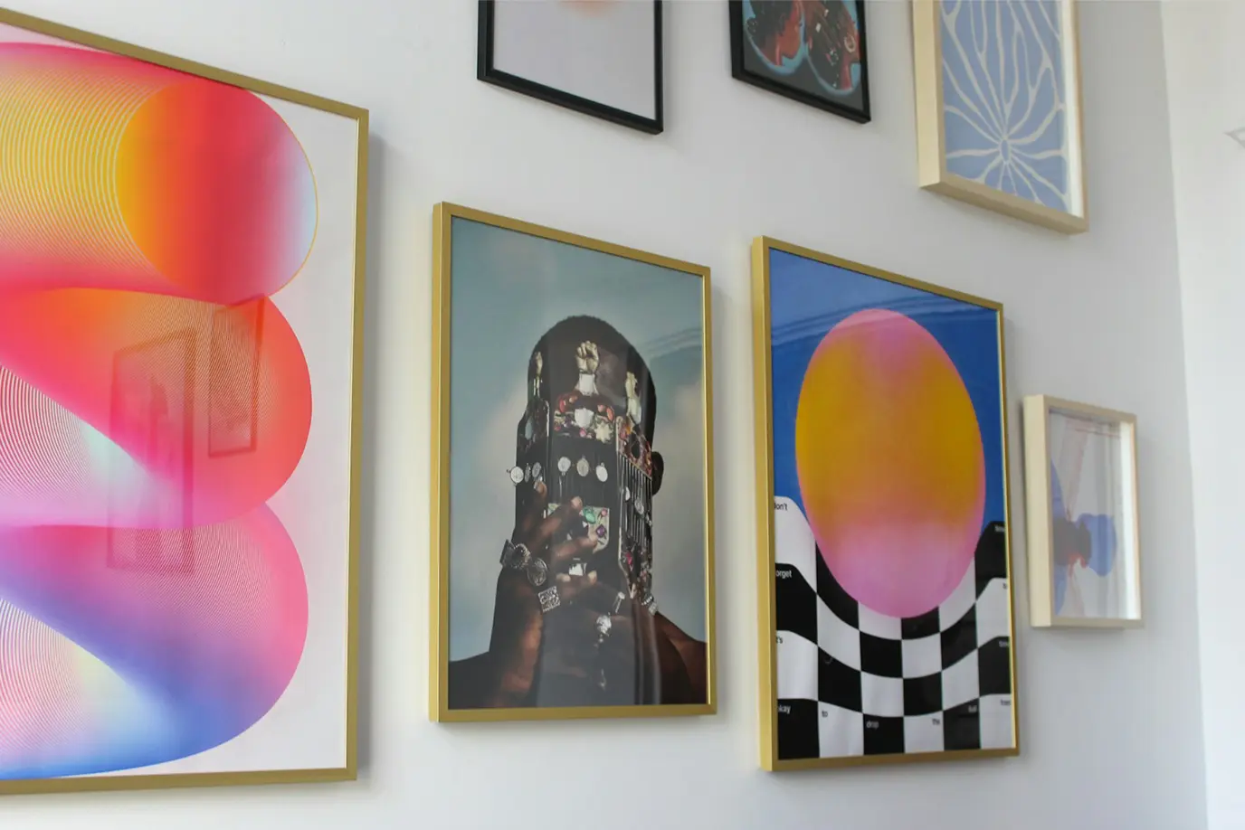 リビングに最適なアートパネルの選び方｜サイズ・デザイン・配置のポイント