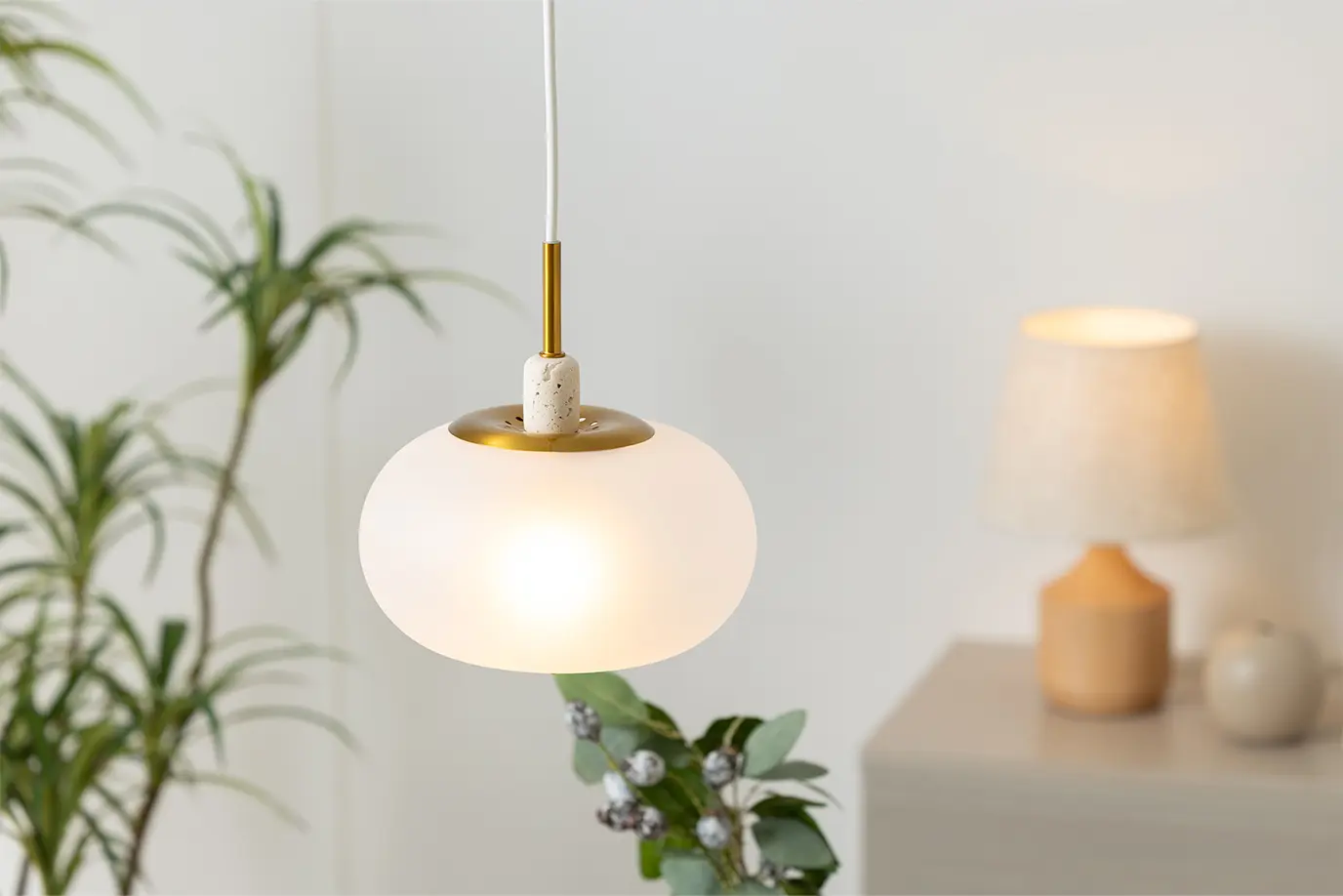 リビングに最適な間接照明の選び方