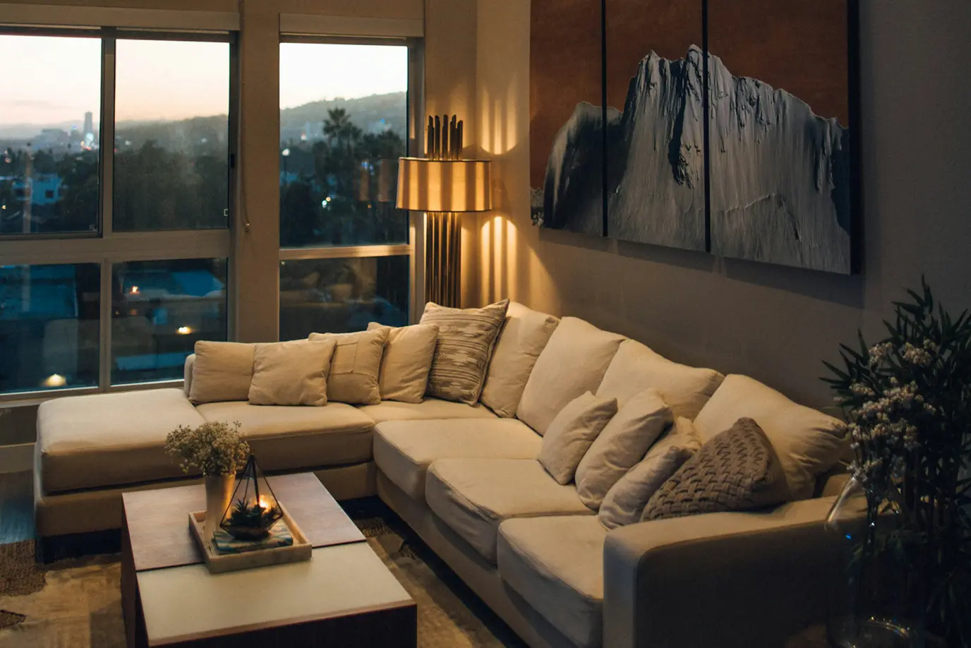 リビングに最適な間接照明の選び方