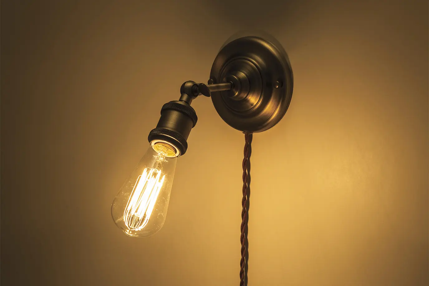 リビングに最適な間接照明の選び方