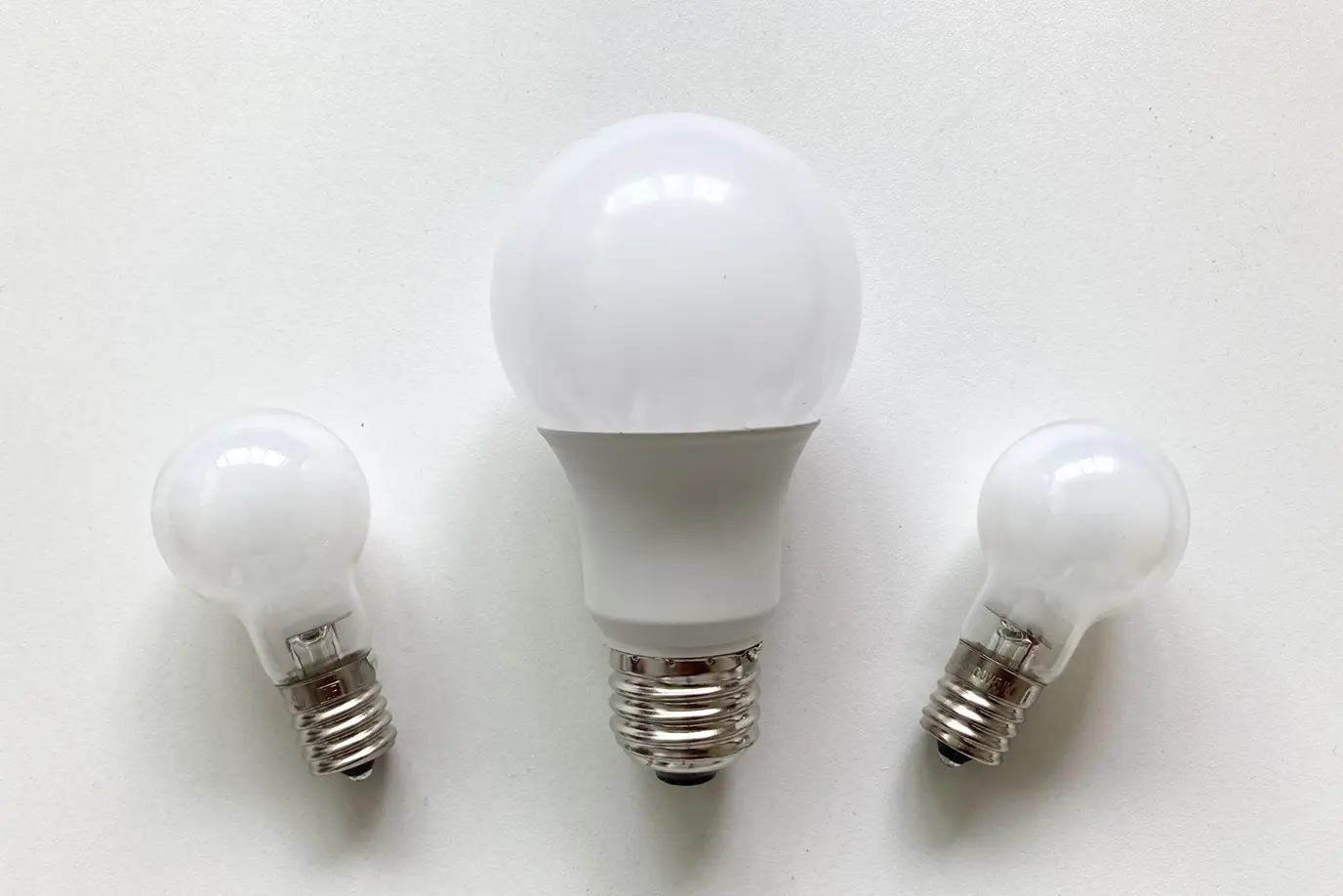 リビングに最適な間接照明の選び方