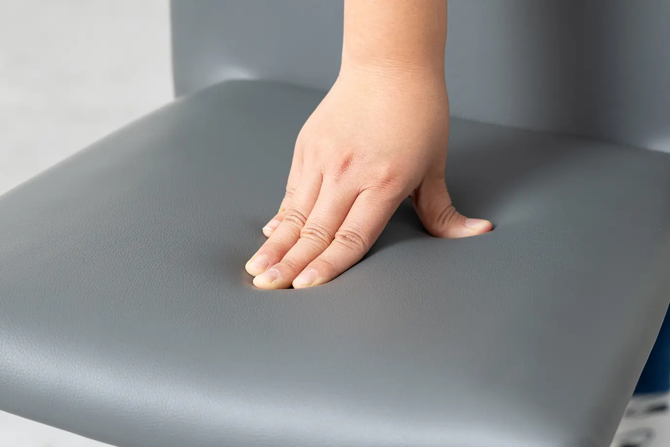 リビングに最適なアートパネルの選び方