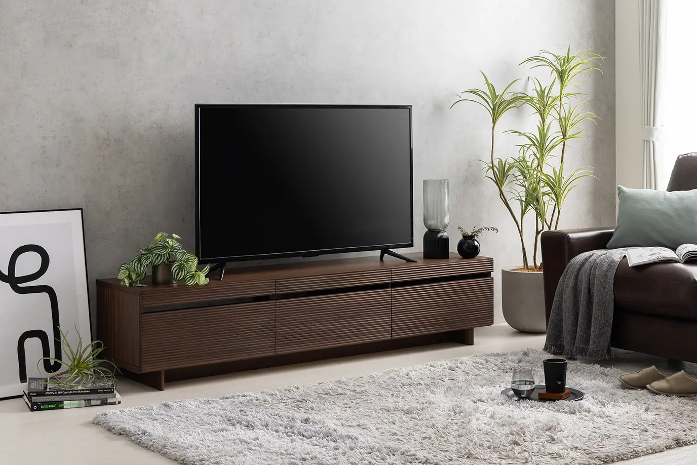 ダークブラウンを部屋に取り入れるメリット