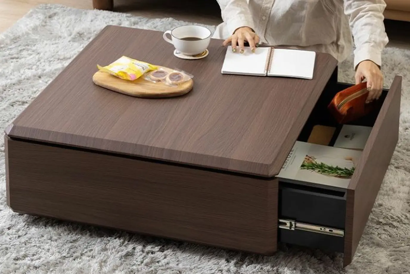 ローテーブル選びには収納付き機能も大事