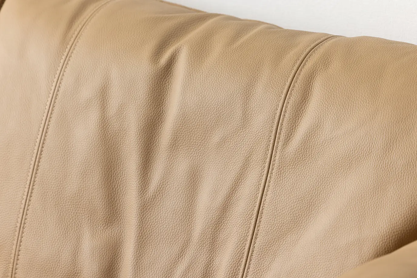 足を伸ばせるソファの選び方とおすすめ商品