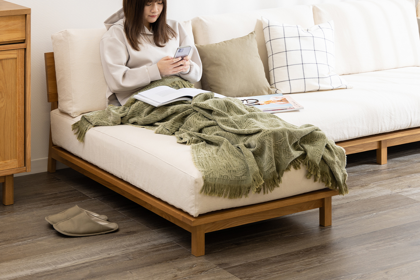 毎日のくつろぎ時間をより快適に。足を伸ばせるソファの選び方とおすすめ商品